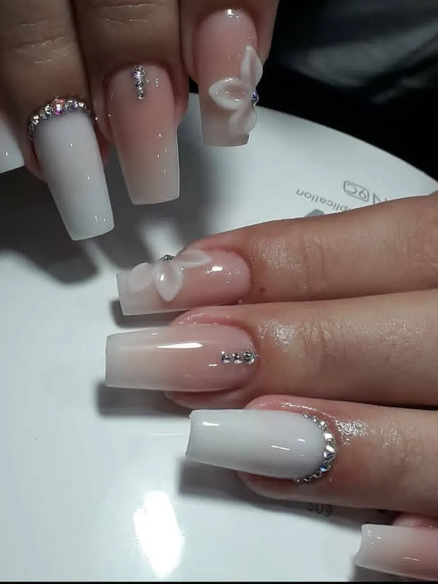 Diseño de uñas en Salon Deluxe, Cumaná